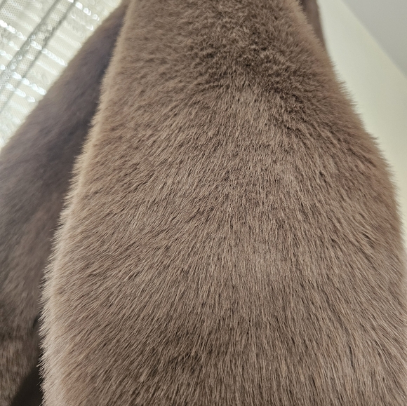 NWT Rebecca Minkoff Long Faux Fur Coat – Size M - Picture 14 of 16